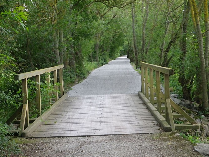 GR®35 La vallée du Loir à pied