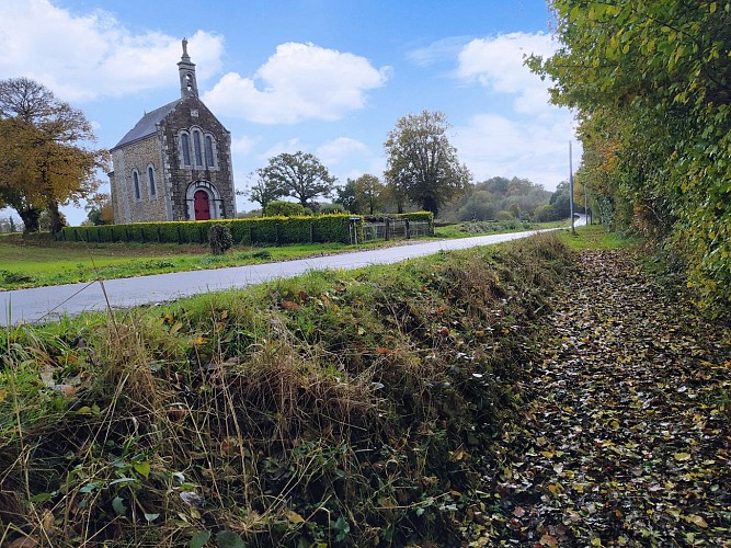 FOUGEROLLES-DU-PLESSIS - RANDONNÉE - CIRCUIT DE CLAIRE FONTAINE - N° 9