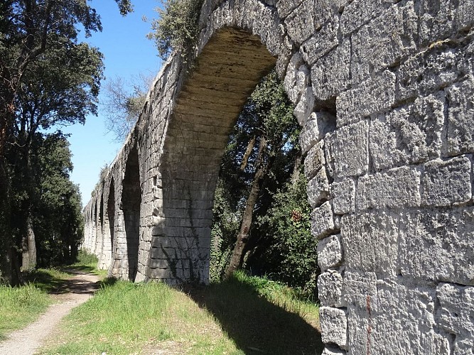 RANDONNEE DE L'AQUEDUC DE CASTRIES