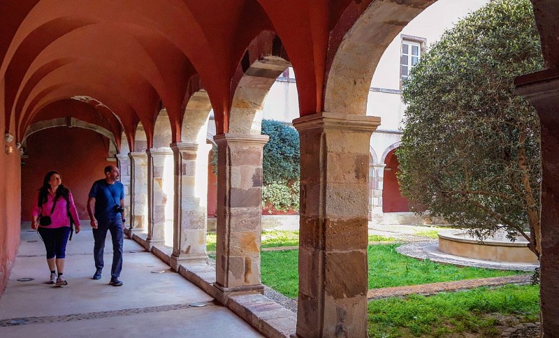 Cloitre abbaye de St-Chinian © Gilles Delerue