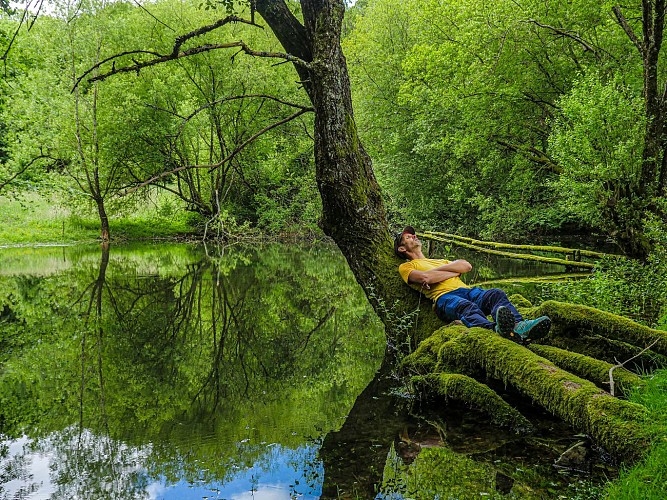 Corrèze Tourisme_GR46_Pause près du Theil_© David Genestal_juin 2024