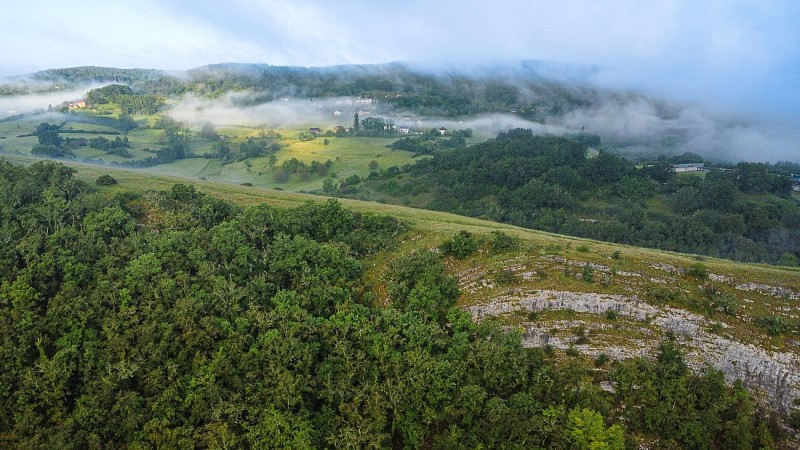 Corrèze Tourisme_GR46_Environs de Chasteaux_© David Genestal_juin 2024