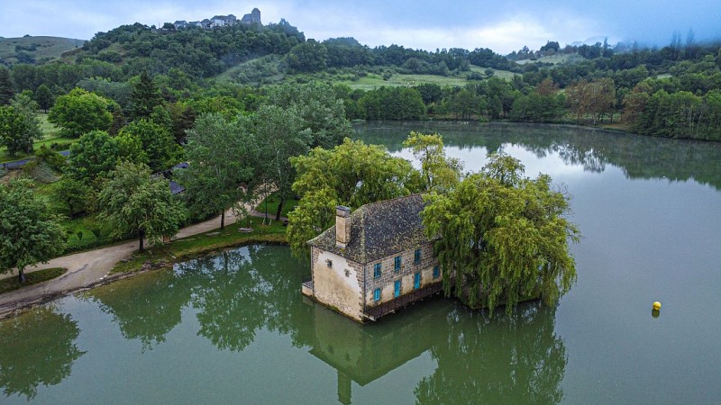 Corrèze Tourisme_GR46_Moulin de Lissac et Chasteaux_© David Genestal_juin 2024