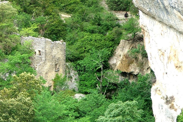 GORDES - Le moulin Jean-de-Marre