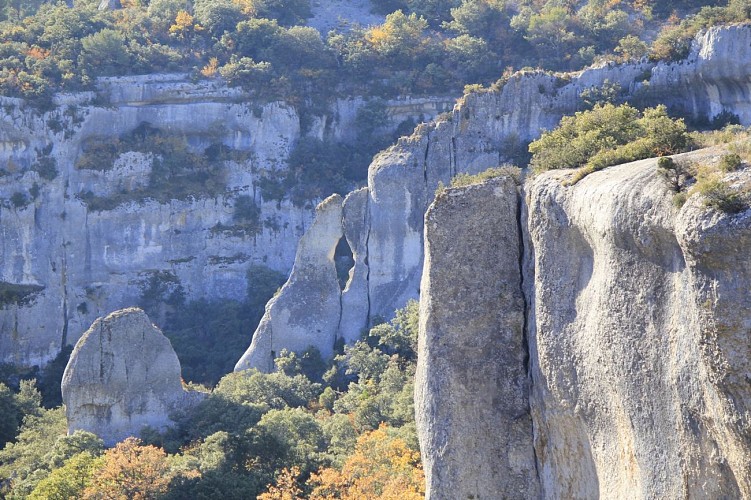 GORDES - Le moulin Jean-de-Marre