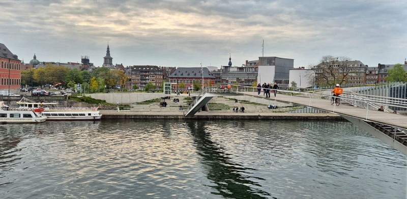 L'Enjambée, jouxtant la Villa Balat