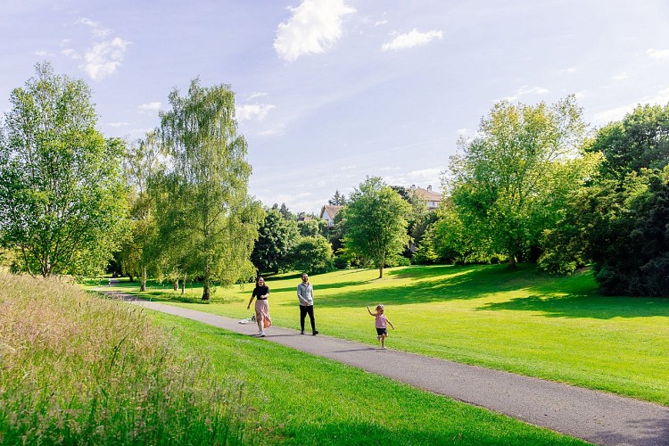 551554-La_vallee_des_jardins__Caen-Caen_la_mer_Tourisme___Les_Conteurs_(Droits_reserves_Office_de_Tourisme___des_Congres)