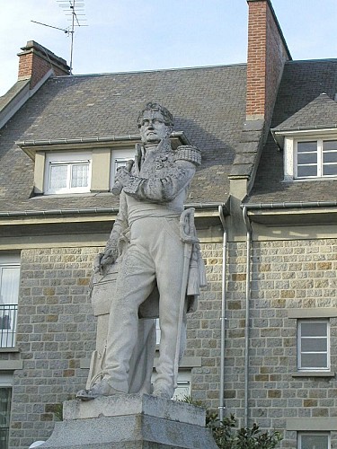 Statue de Dumont d'Urville Condé-en-Normandie