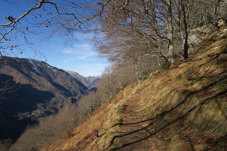 IMG-Un-beau-sentier-en-balcon-tourinsoft