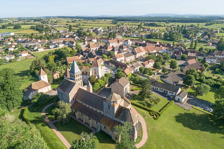 Balades Vertes, Perrecy-les-Forges : vue du ciel de l'église