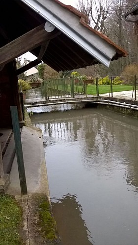 Lavoir au bord de la Vaucouleurs