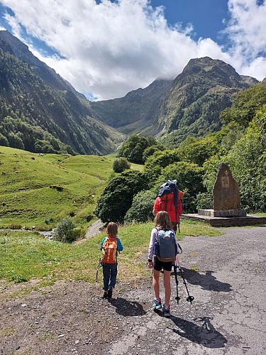 Vue sur le vallon du Venasque depuis l'Hospice de France