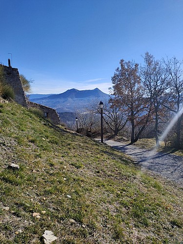 Le Vieil Aiglun et le Puy - Facile 2 Km - 2h30_Aiglun