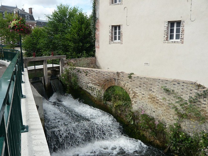 Aillant-sur-Tholon