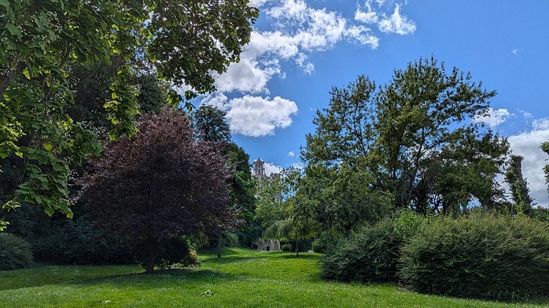 Square avenue Clémenceau