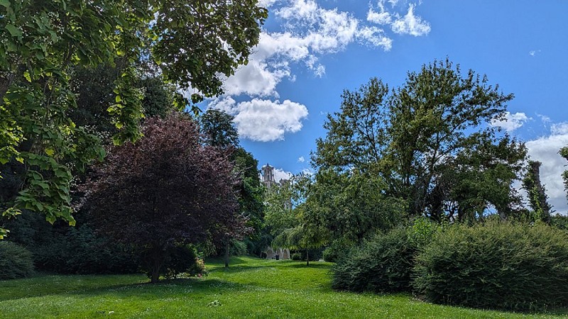 Square avenue Clémenceau