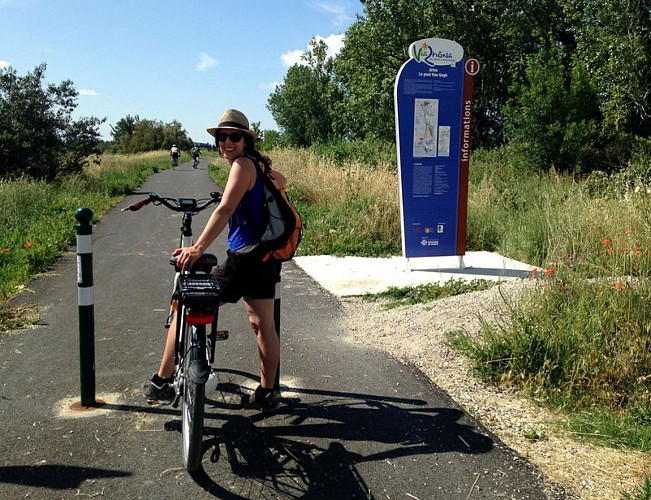 Cycliste empruntant la ViaRhôna
