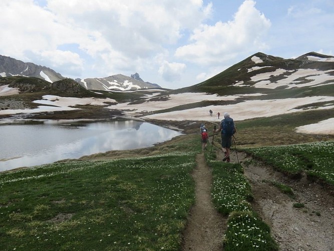 La plaine tourbeuse et les lacs du Cogour