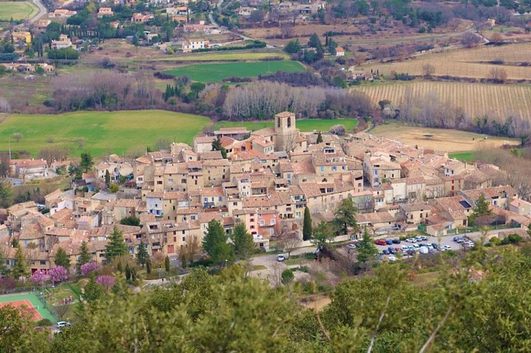 Vue sur Beaumont-de-Pertuis depuis l'Ermitage Sainte-Croix