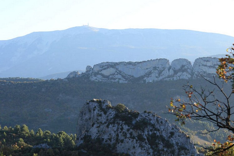 L'Aiguille, le Saint-Julien et le Mont Ventoux