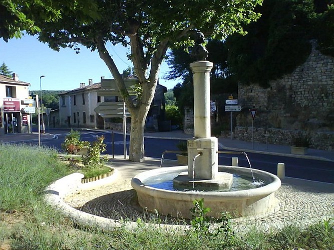 Fontaine en haut du cours Aristide Briand