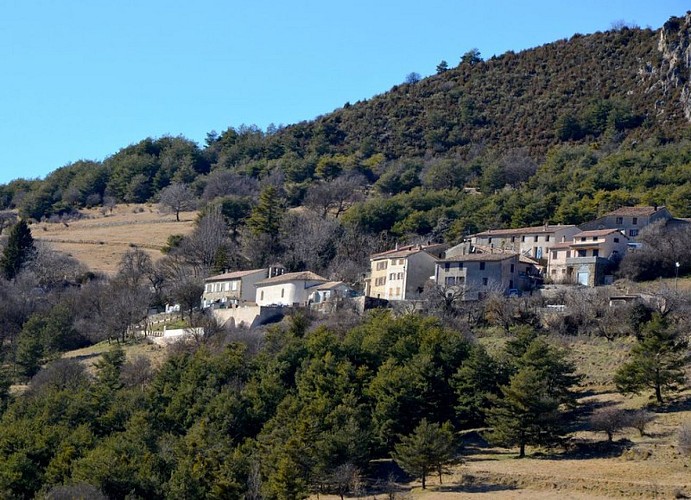 Le village de Châteauvieux