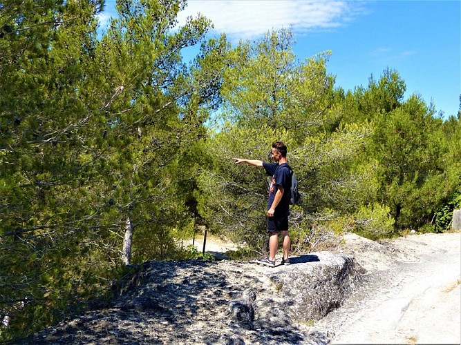 Aux abords de la carrière