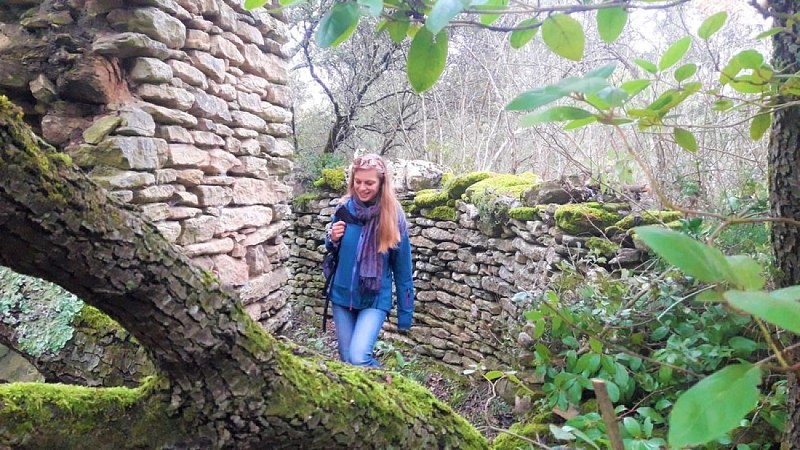 Entres les murs de pierres