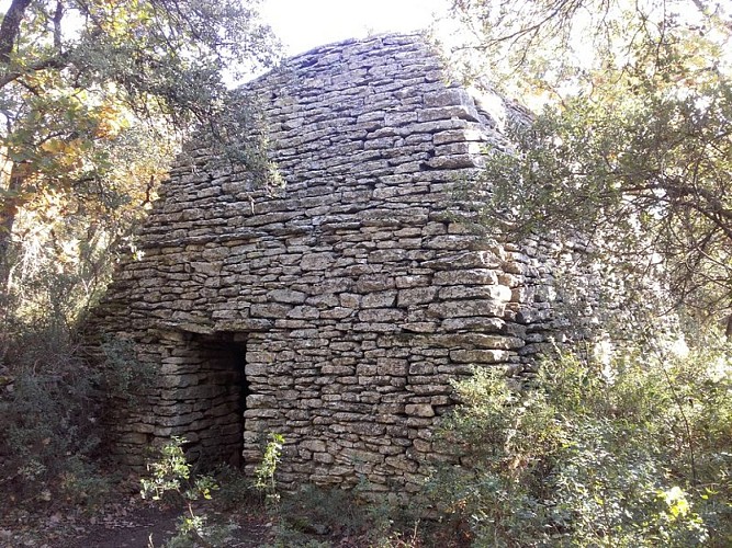 Grande borie en chemin