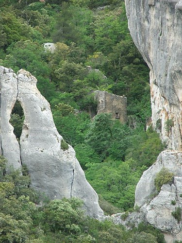 Le moulin Jean-de-Marre tapit au fond des gorges de Véroncle