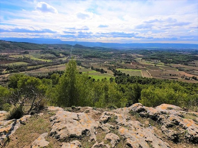 Panorama sur la vallée d’Aigues