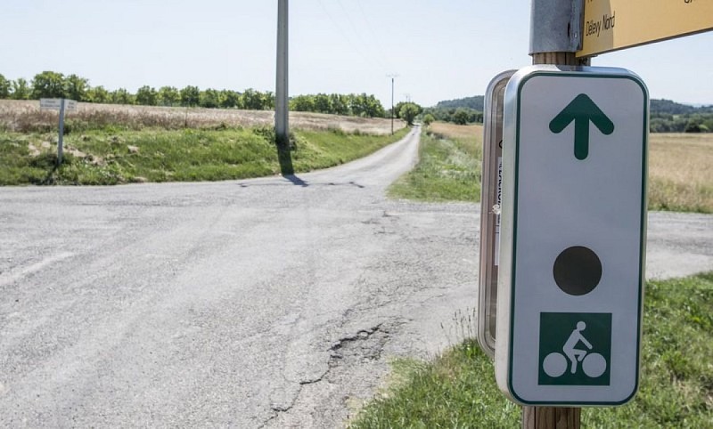 A suivre : panneau ''Pays d'Aigues à vélo'' !