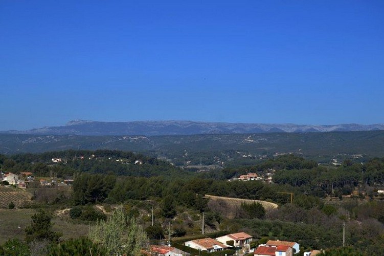 Vue sur le versant sud de la Sainte-Baume