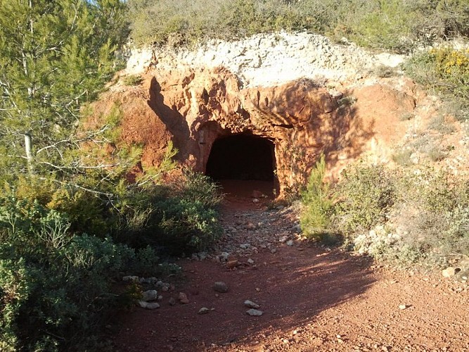 Aménagement dans la terre rouge