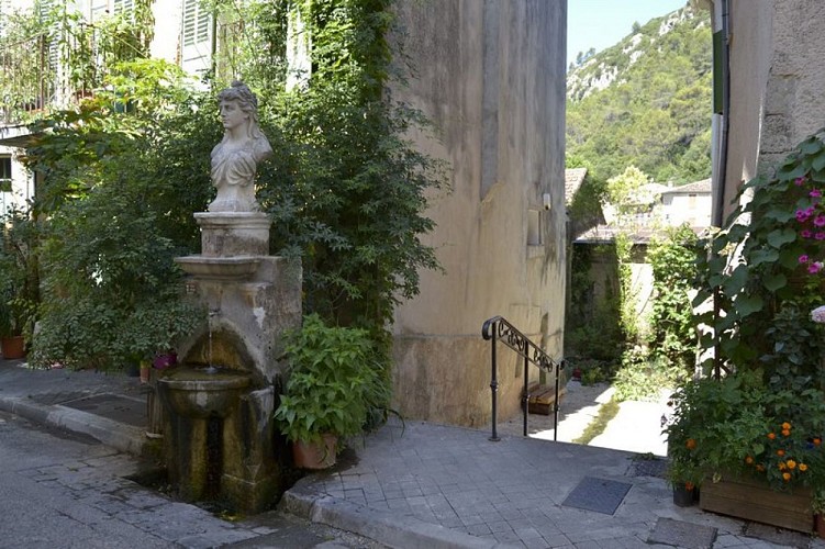 La fontaine de la Grande Rue