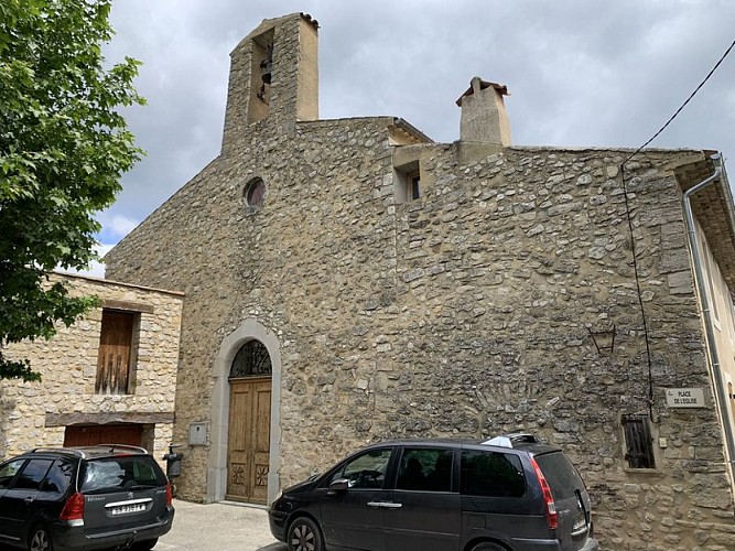 Eglise du village de Pierrelongue