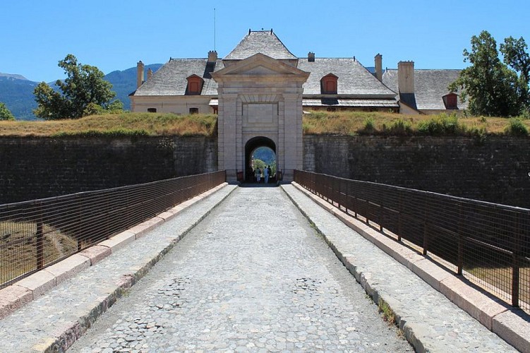 Porte de Briançon, place forte de Mont-Dauphin