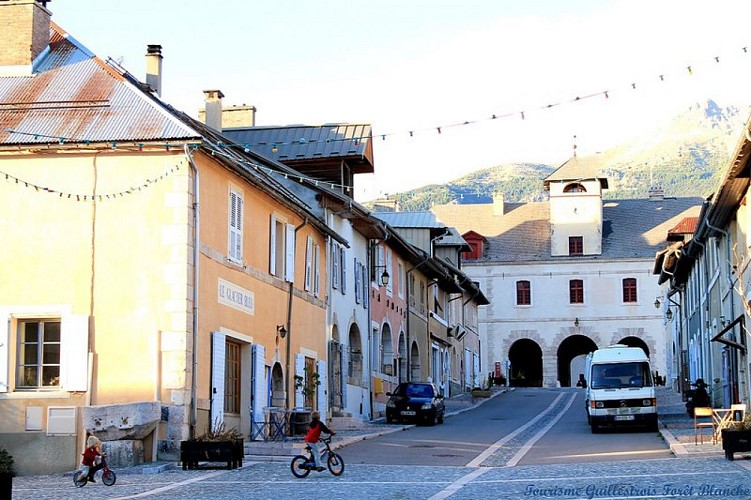 Rue Catinat à Mont-Dauphin