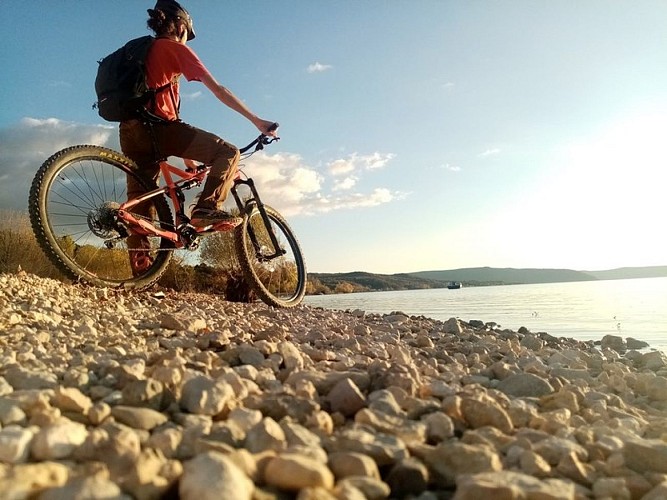 Sous les galets... la plage