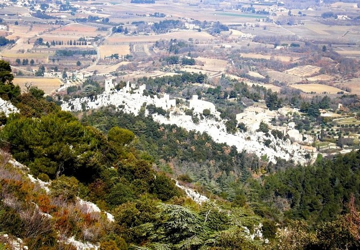 Oppède-le-Vieux depuis l'ubac du Petit Luberon