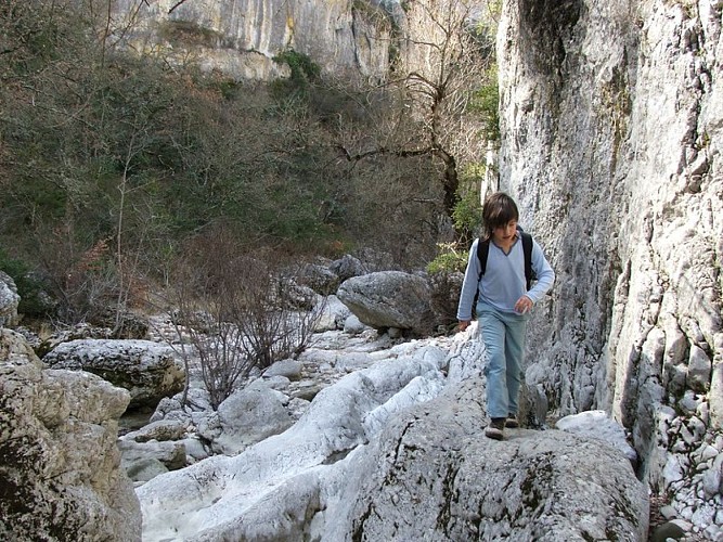 Cheminement au coeur des gorges