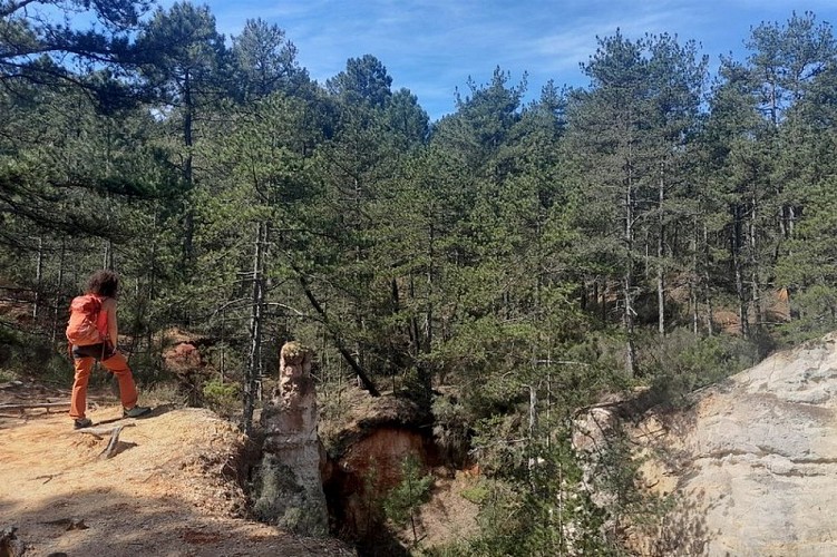 Sur le chemin de la Croix de Christol