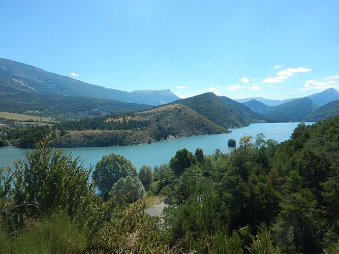 Vue sur le Lac de Castillon