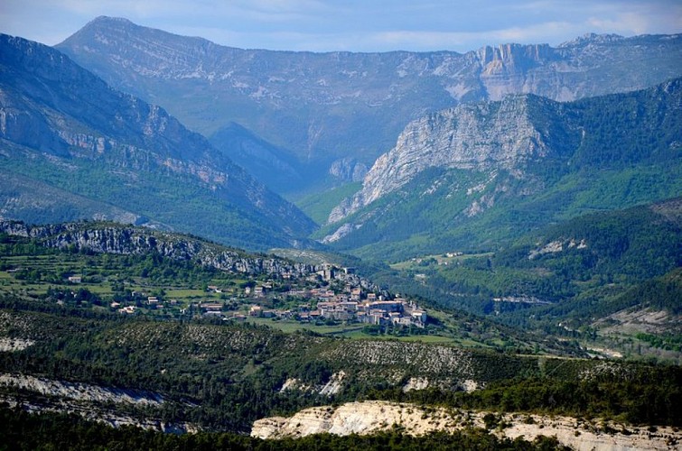 Trigance les gorges et les cadiéres de Brandis