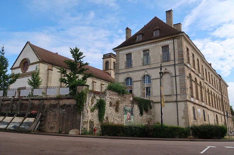 1 au pied de l'abbaye