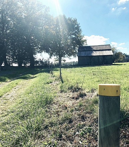 DUSSAC-Boucle de Foucauld-Chemin-Poteau