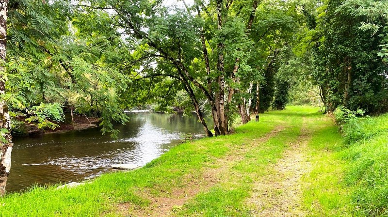 LA FORGE D'ANS-Boucle de Grattelouve-Rivière-Chemin