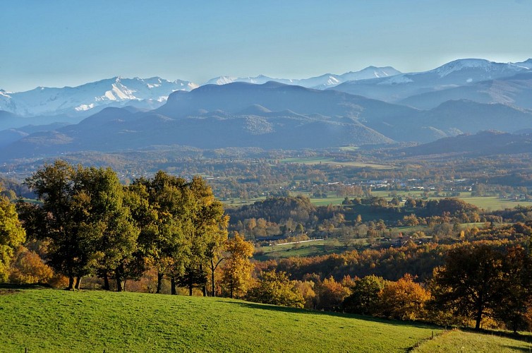 Vue sur le piemont et la chaîne des Pyrénées