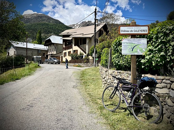 BALADE FAMILLE BLEU EMBRUN CALEYERE VTC ET VTT DEMI/JOURNEE