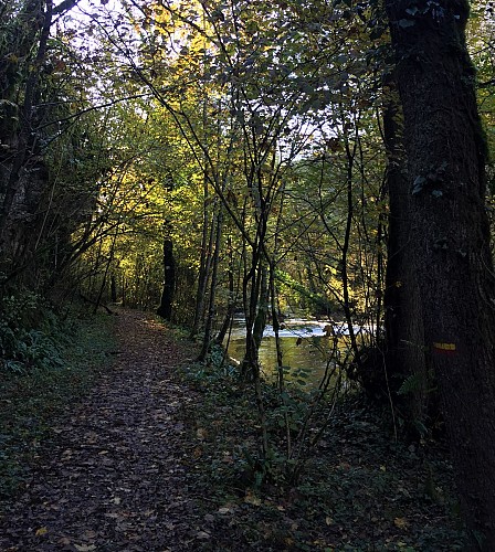 Trail along the water (Sentier de l'eau)
